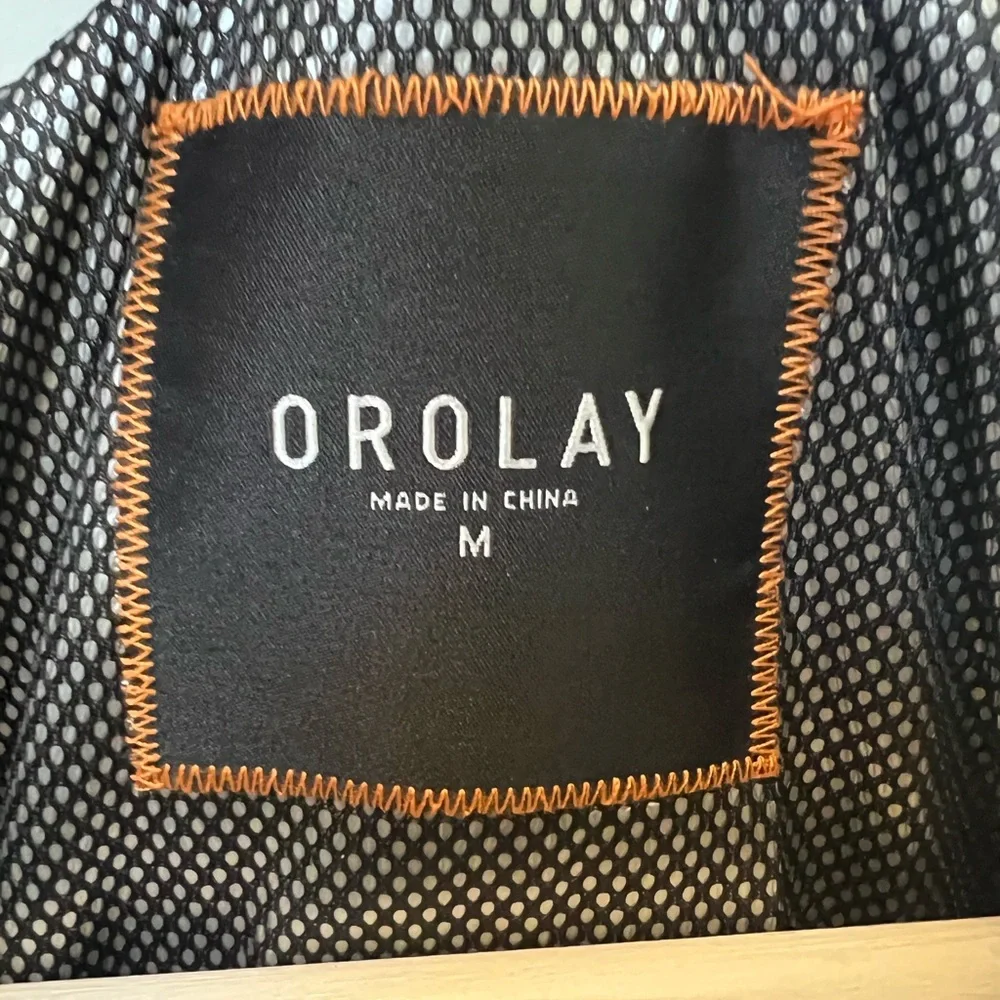 Women's Beige Puffer Jacket - never worn. - Picture 5 of 5